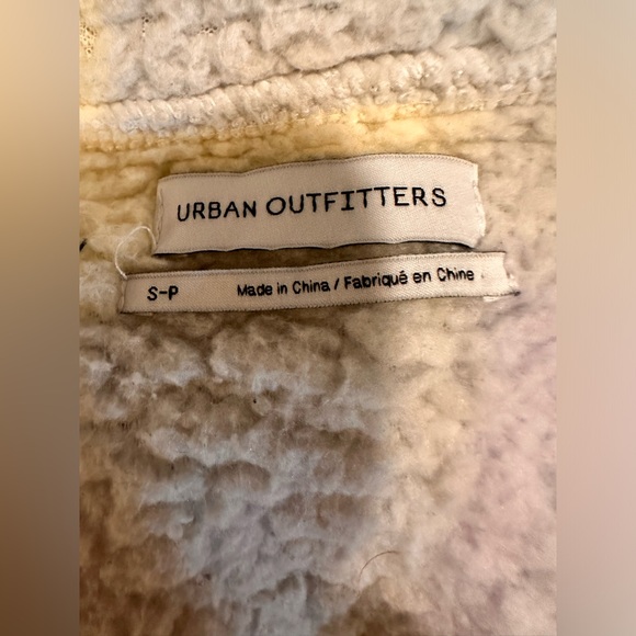 URBAN OUTFITTERS LAURA FLEECE IN SZ S - EUC Very OVERSIZED- Shearling Coziness - Picture 11 of 15